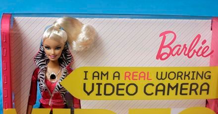 FBI ostrzega przed... lalką Barbie