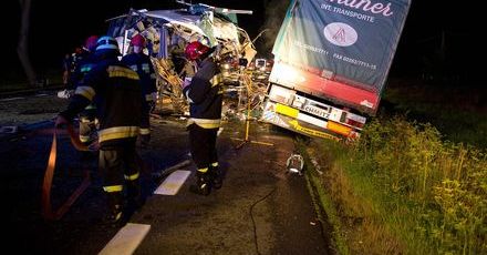Trzy ofiary śmiertelne zderzenia ciężarówki i autokaru