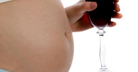 Alkohol może uszkodzić płód