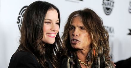 Liv Tyler zaśpiewa z ojcem