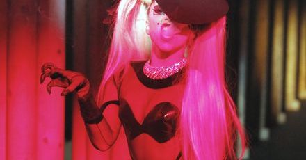 Paznokcie Lady Gagi i następca Galliano