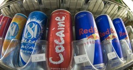 Naukowcy ostrzegają przed napojami pobudzającymi