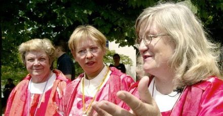 Jak żyją katolickie kobiety-księża?