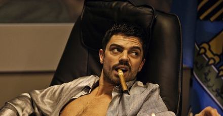 Dominic Cooper nieobliczalny niczym Hussein