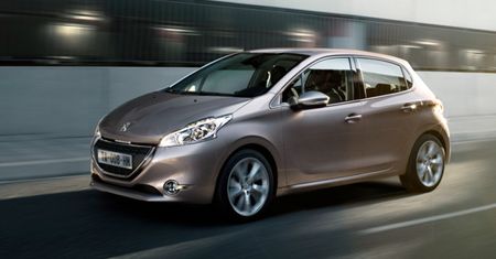 Łatwiejsze parkowanie z Peugeotem 208