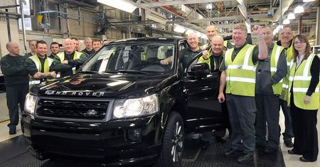 300 000 ezgemplarzy Land Rovera Freelander 2