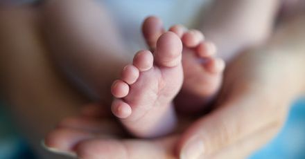 Chorą kobietę zachęcano do aborcji. Urodziła zdrowe dziecko i… wyzdrowiała!