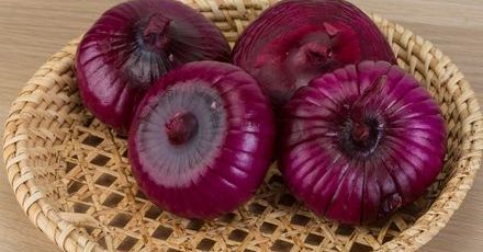 Cebula obniża poziom cukru we krwi i cholesterol