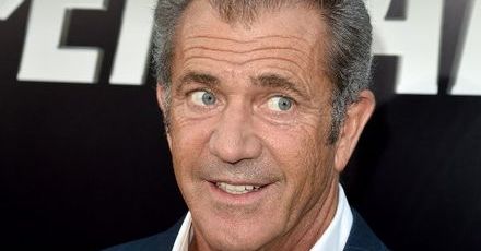 Mel Gibson chce reżyserować Andrew Garfielda