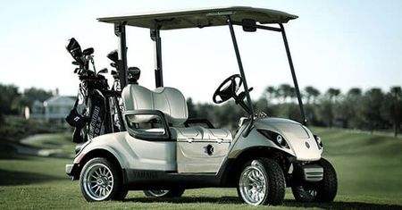 Arabski książę jechał wózkiem golfowym po... autostradzie