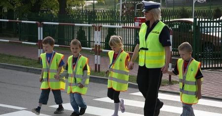 Policja sprawdza bezpieczeństwo przy szkołach