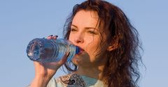 Picie wody wpływa na lepszą koncentrację