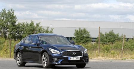 Infiniti Q70 2,2d: japoński wymiar premium