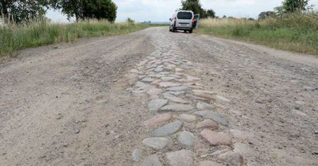 NIK: przy budowie autostrad dewastuje się drogi lokalne