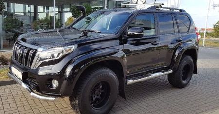 Ciekawostka z ogłoszenia – superterenowa, luksusowa toyota