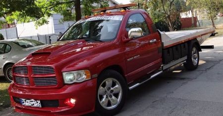 Ciekawostka z ogłoszeń - autolaweta Dodge Ram 5.7 Hemi