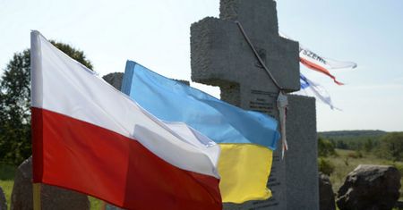 Ukraina. MSZ potępia wandalizm w Hucie Pieniackiej