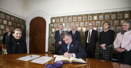 "Panie i panowie, oto na świecie jest o jedną wojnę mniej". Prezydent Kolumbii odebrał Pokojową Nagrodę Nobla