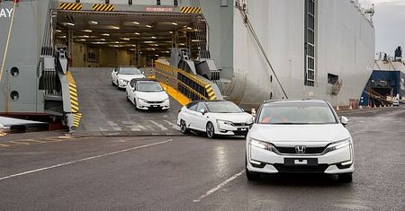 Pierwsze egzemplarze Hondy Clarity Fuel Cell już w Europie
