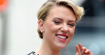 Scarlett Johansson tylko randkuje