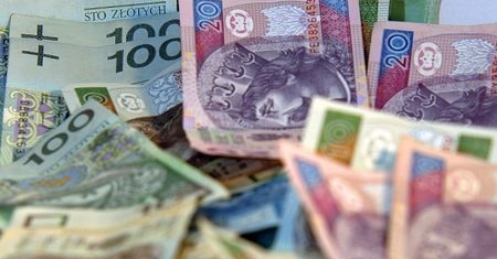 Złoty lekko mocniejszy przed FOMC