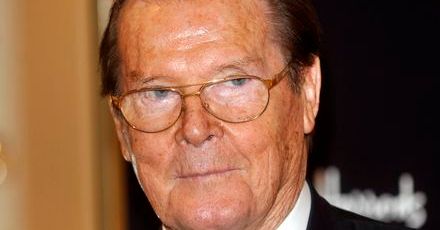 Roger Moore już się nie opala