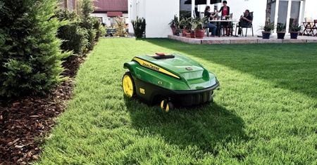 Warto kupić automatyczną kosiarkę, czy robot koszący trawnik to nadal science fiction?