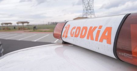 Rozrzutność w białostockim oddziale GDDKiA. Kupili sobie biurka za 9000 zł
