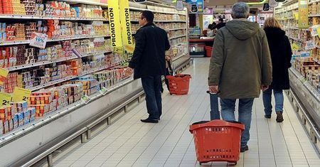 Niespodziewany skutek rosyjskiego embarga. Polscy klienci oszczędzają na żywności