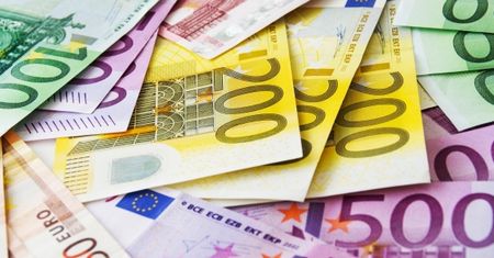 Lewandowski: UE może udzielić Ukrainie 1 mld euro pomocy pomostowej