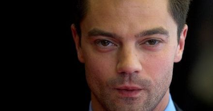 Dominic Cooper ma szansę zagrać Freddiego Mercury'ego