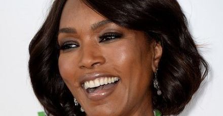 Angela Bassett kręci film o Whitney Houston