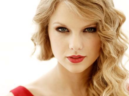 Taylor Swift strzyże jak z nut