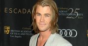 Chris Hemsworth niczym córka