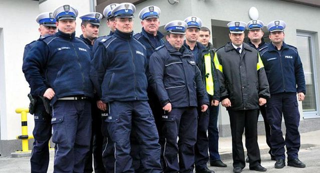 Trzynastu policjantów na nowym odcinku A2