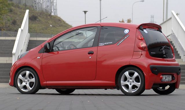 Peugeot 107 1.0 68KM: z lwem na czele