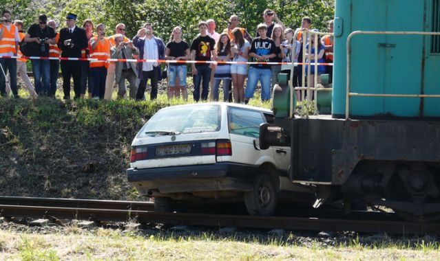 W zderzeniu z pociągiem nie masz żadnych szans, nie ryzykuj