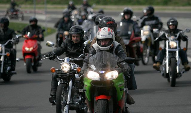 Motocykliści i kierowcy - pamiętajcie o tych zasadach