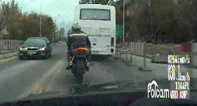 Policja: długi pościg za motocyklistą (film)