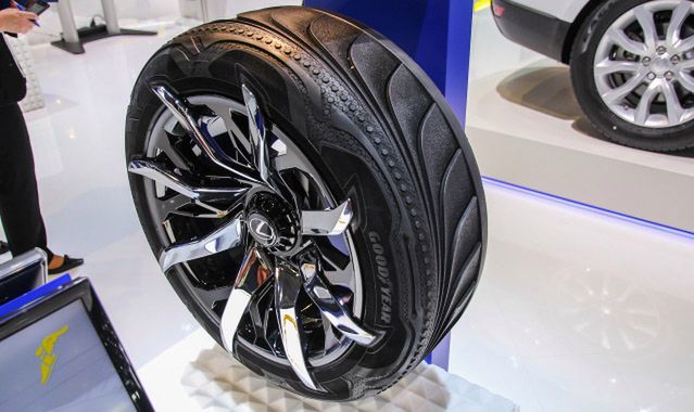 Goodyear Triple Tube: opona, która wyprzedza zakręt