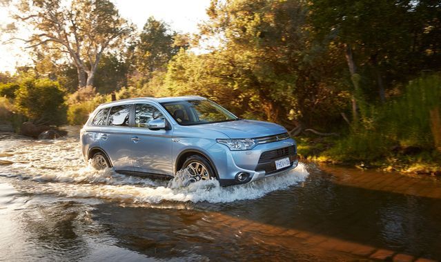 Mitsubishi Outlander PHEV z tytułem „Best Buy 2015”