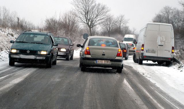 Technika jazdy zimą. Pozbądź się letnich przyzwyczajeń