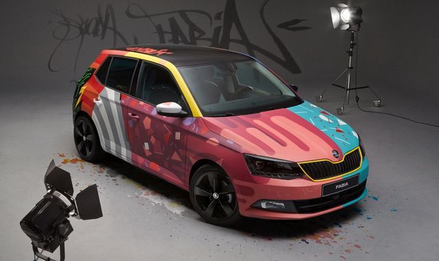 Skoda Fabia jako pokryte graffiti dzieło sztuki