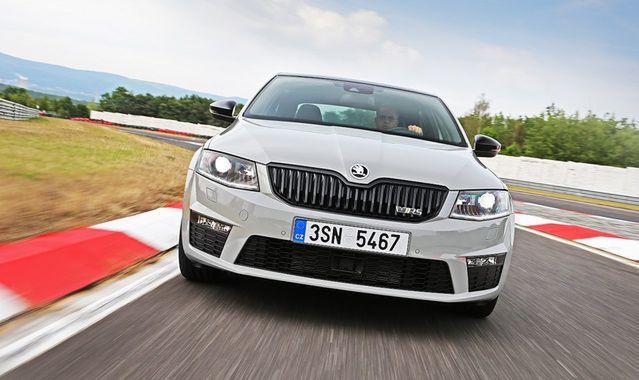 Skoda Octavia RS 230: mocne auto dla rodziny