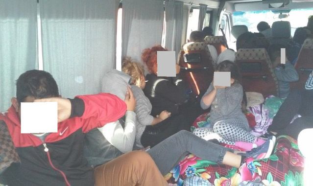 22 Bułgarów jechało 9-osobowym busem