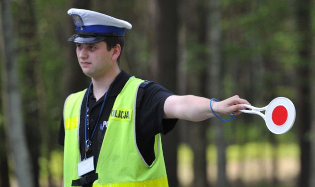 Polacy zwolnili - to efekt twardego prawa?