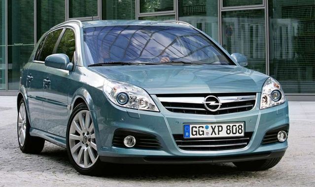 Opel Signum: czy zakup luksusowego hatchbacka ma sens?