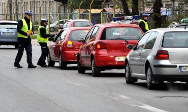 Nietrzeźwi kierowcy: raport policji za rok 2015