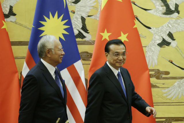 Spór na Morzu Południowochińskim. Po Filipinach Malezja przechodzi na stronę Chin?