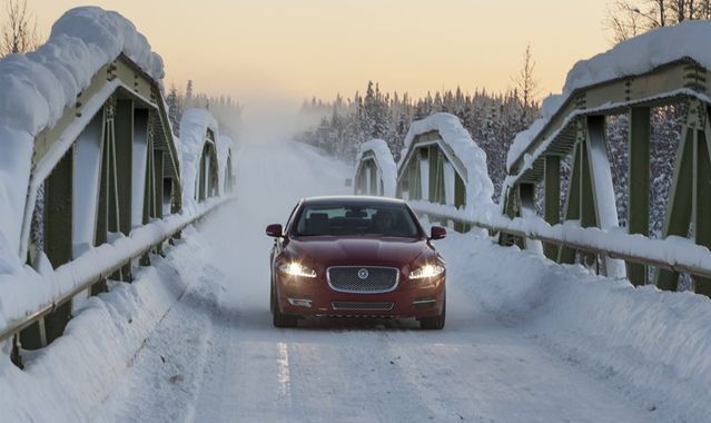 Jaguary z nowym napędem All-Wheel Drive